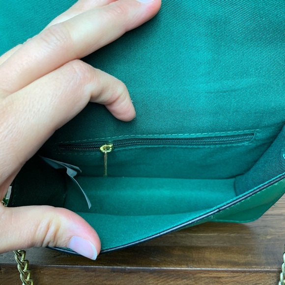 Structured green purse flower appliqué - Picture 4 of 6